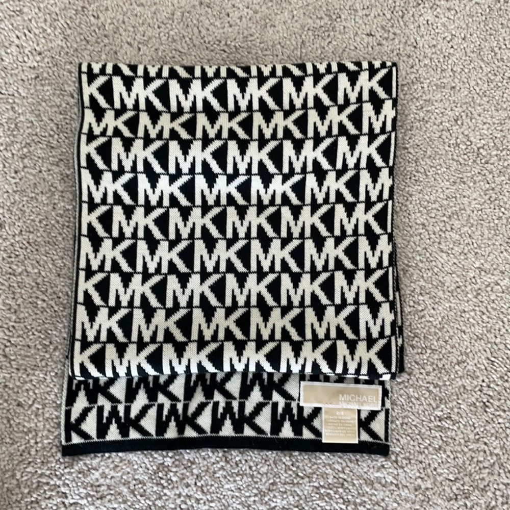 Authentic Michael Kors Scarf